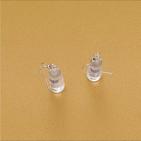 💖3/$15💖 Absolut Vodka Unique Earrings - Picture 5 of 5